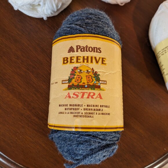 Acrylic Yarn Bundle - Picture 4 of 6